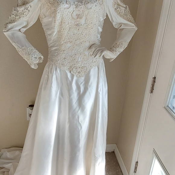 VINTAGE UNION MADE WEDDING GOWN SIZE 16 - Picture 8 of 16